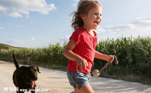 研究显示养宠物狗可能减少儿童患哮喘几率